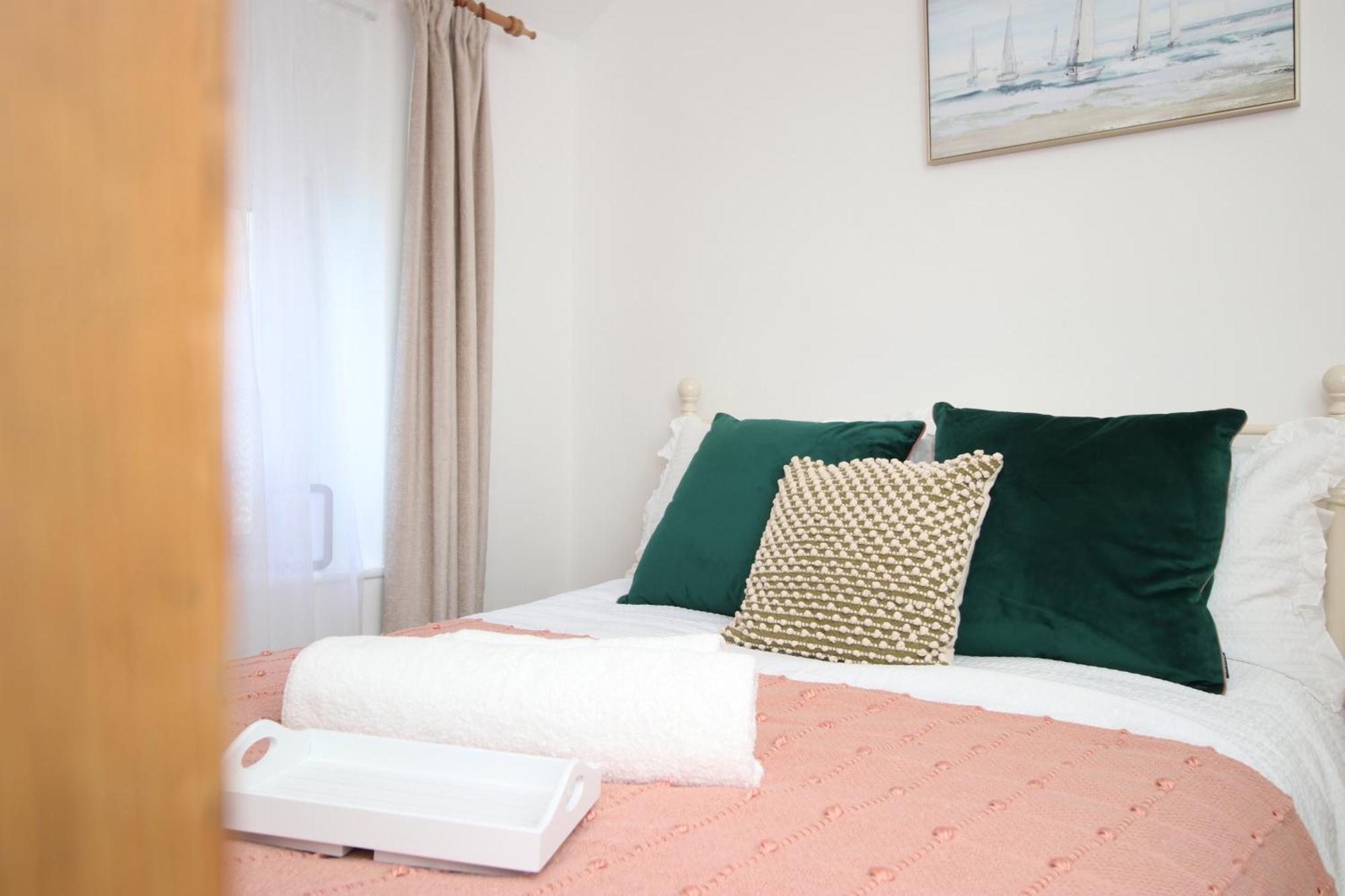 Little Gem In The Mumbles! Fishermans Cottage With Log Burner, Dog Friendly And Welcome Breakfast Hamper! Exterior foto